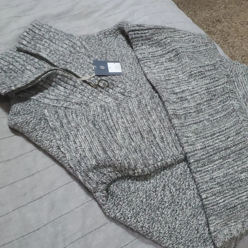 Sweater - Picture 2 of 4